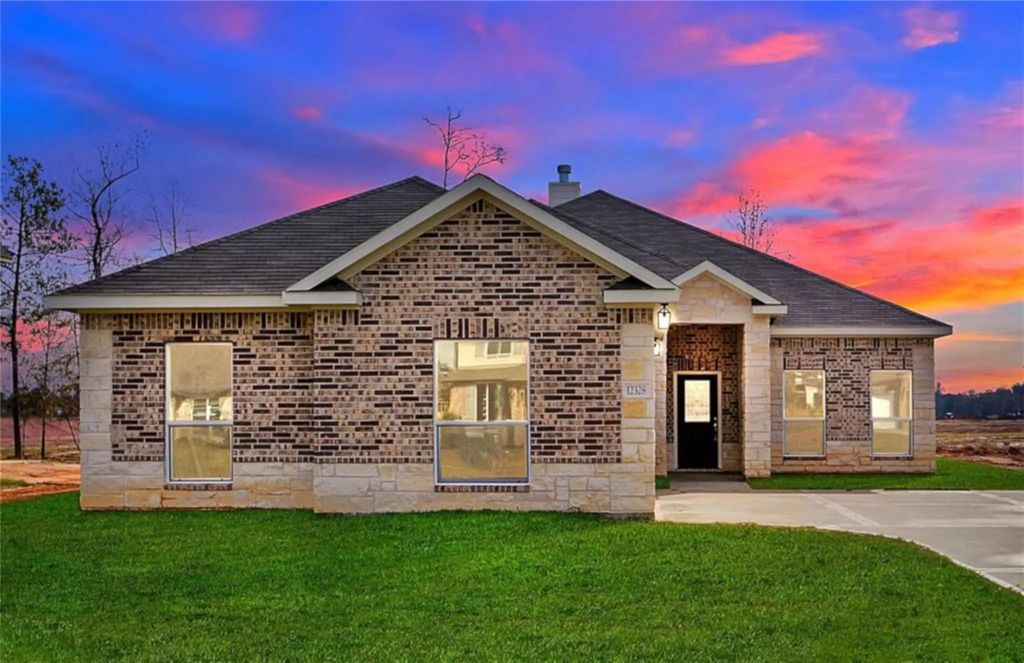 12328 N Chestnut Hills Drive, Conroe