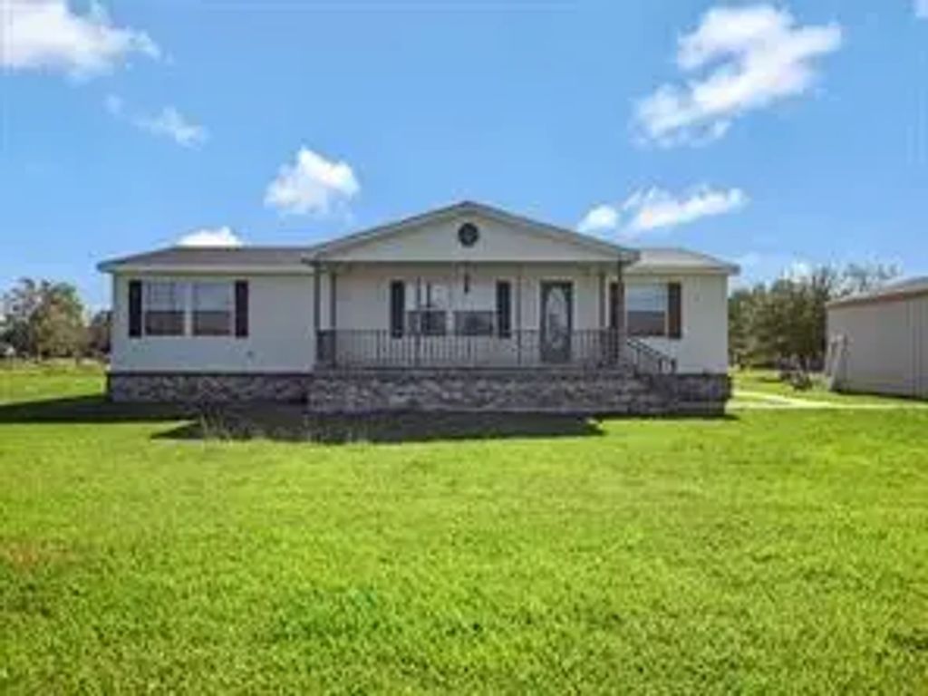 13515 Matthew Dr, Alvin
