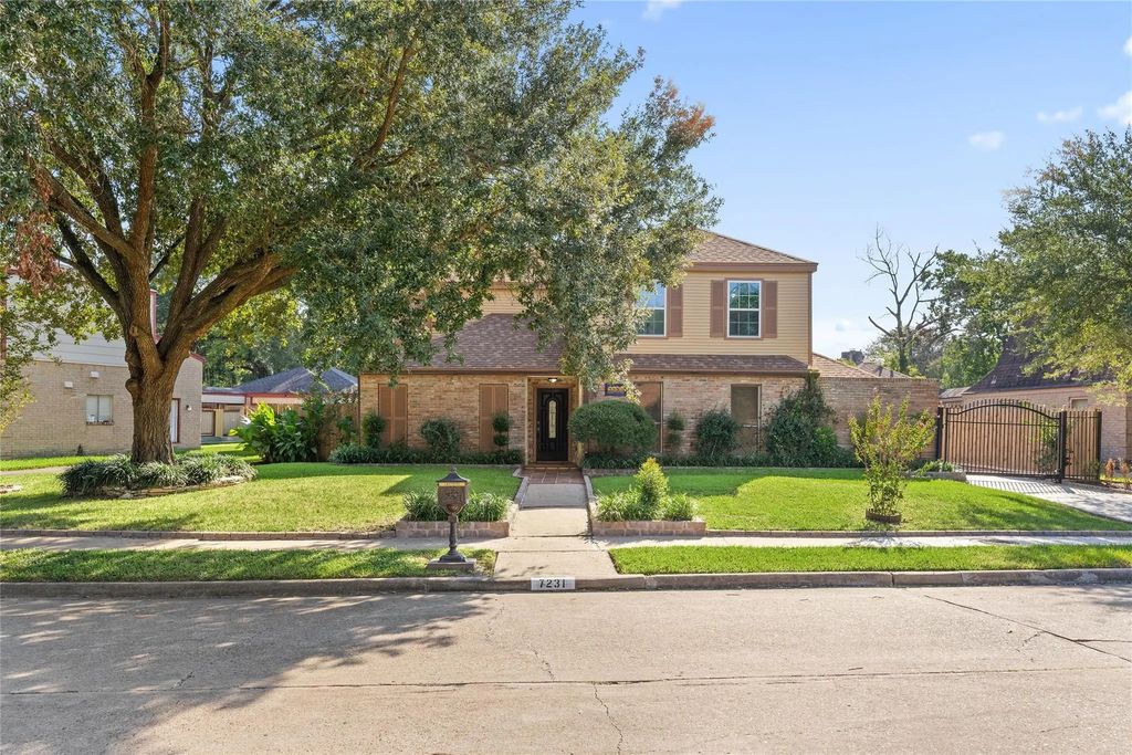 7231 Granvia Dr, Houston