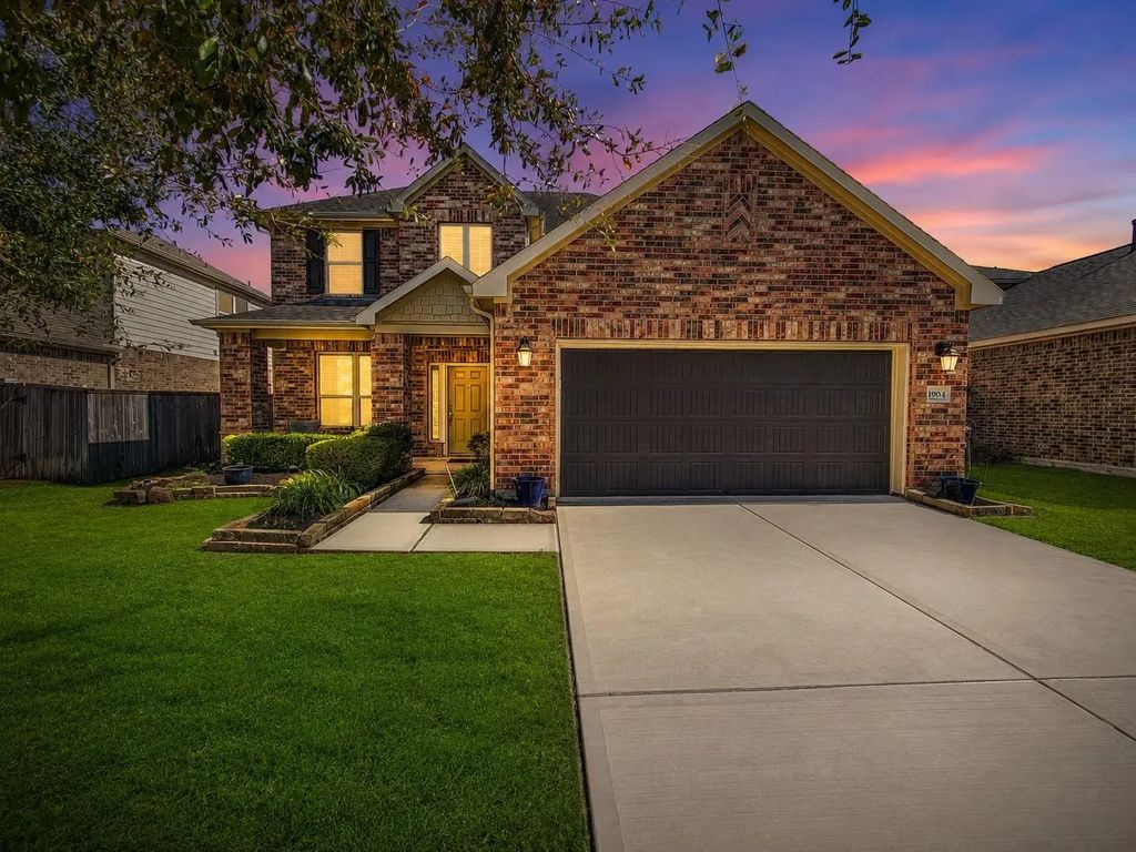 1904 Emerald Breeze Court, Pearland