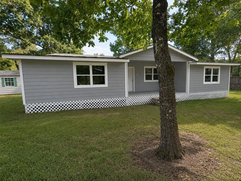 227 Live Oak Lane, Onalaska