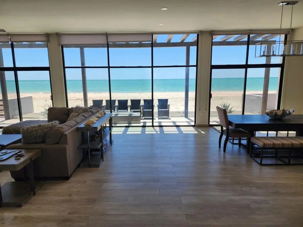 P1b8l1 Calle Almejas, Laguna Shores, 