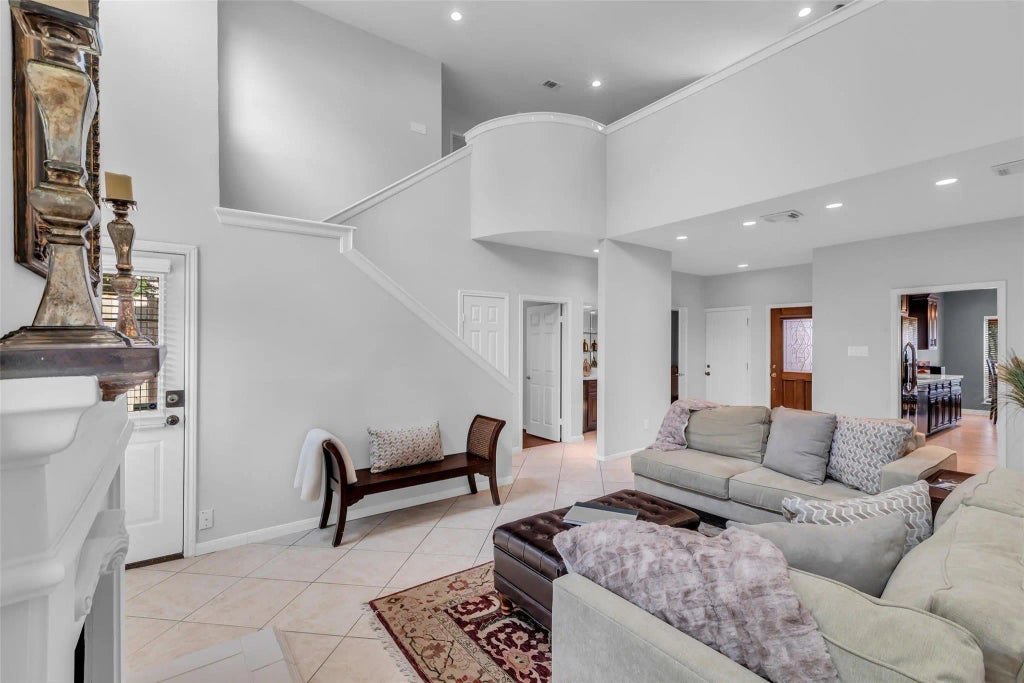 2555 Bering Drive 15, Houston