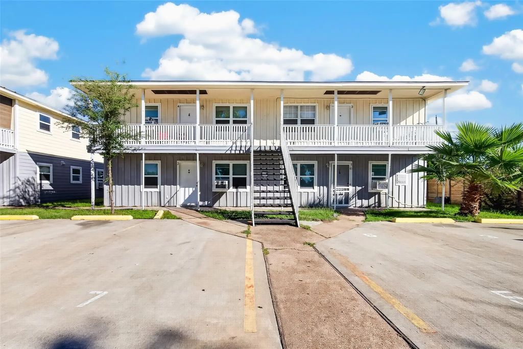 3501 Brewster 10, Houston