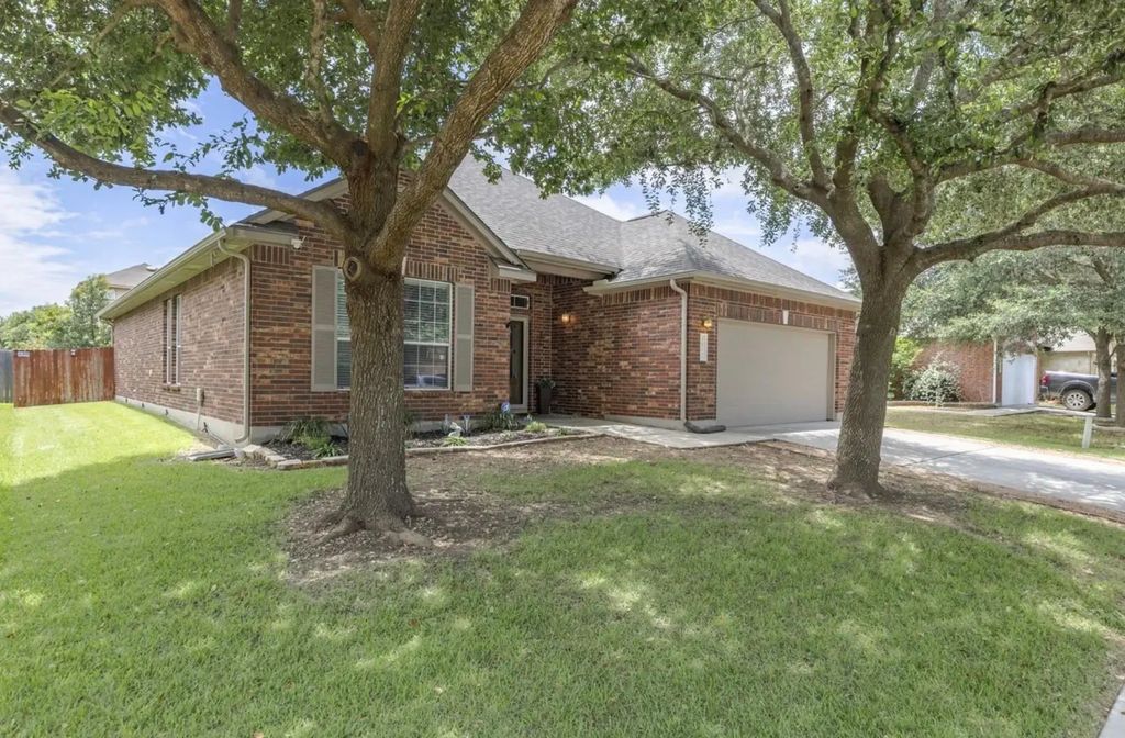 3517 Enchanted, Schertz