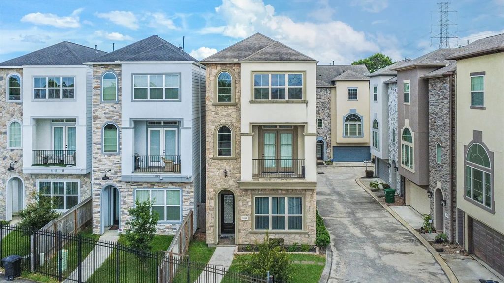 11115 Olympia Drive, Houston