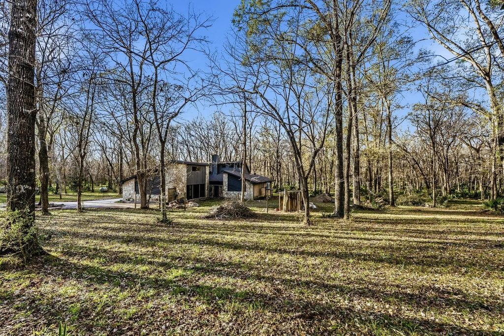 116 Natures Way Road, Huntsville