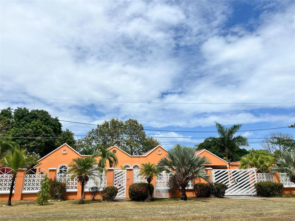 3-a Calle Buenos Aires, Playa Santa Clara,, 