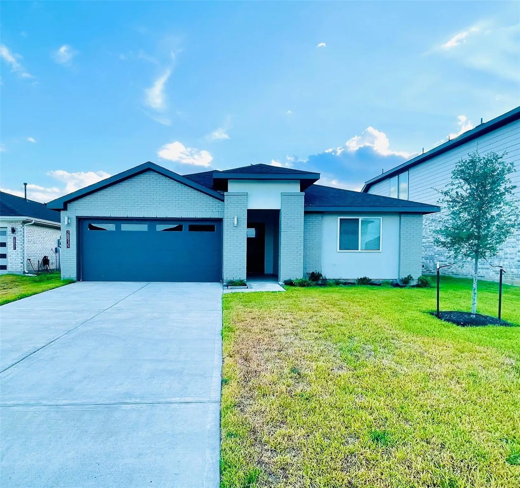 28935 Yachting  Point Ln Lane, Katy