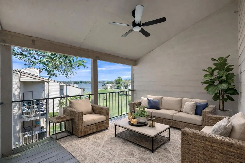 301 Lakeview Terrace D, Conroe