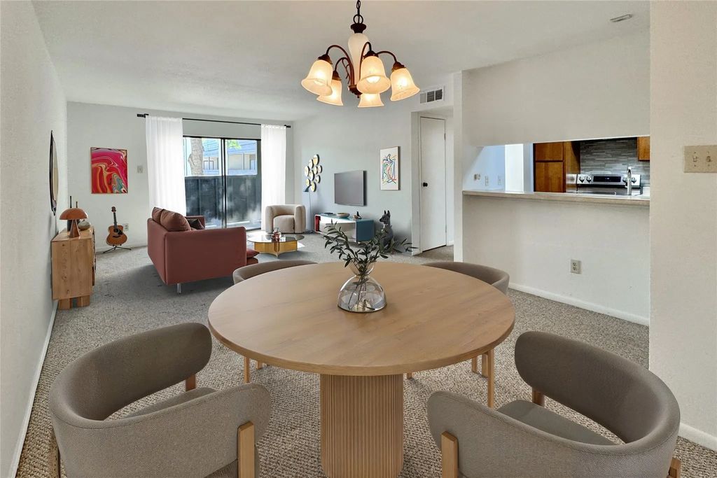 3075 Walnut Bend Lane 22, Houston