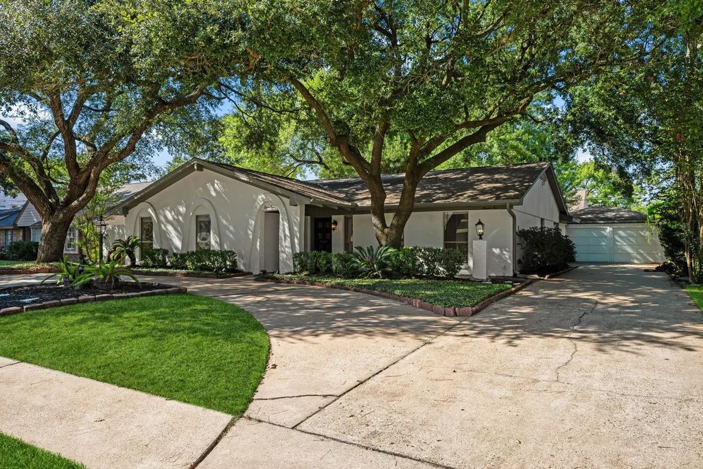 1110 Cheshire Lane, Houston