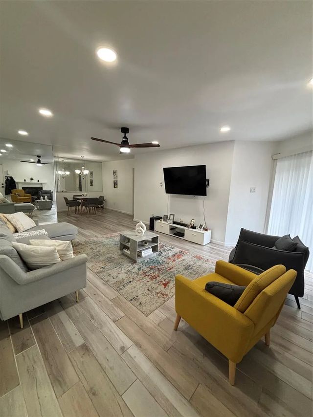9700 Leawood Boulevard 1103, Houston