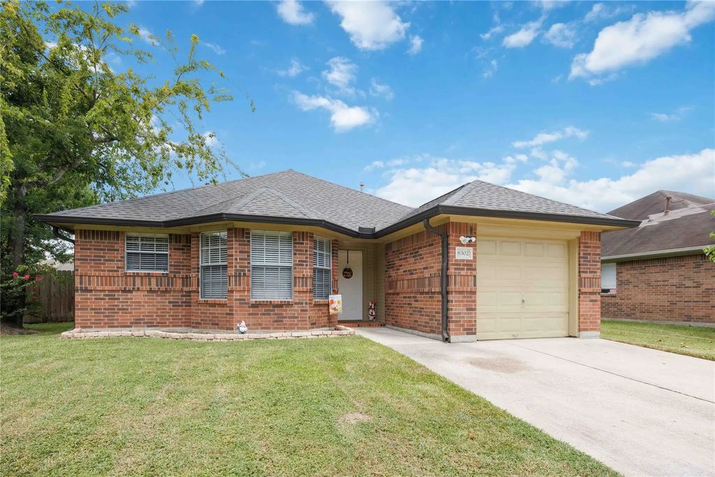 8302 Sanford Street, Baytown