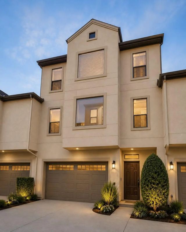 3846 Center Street, Houston