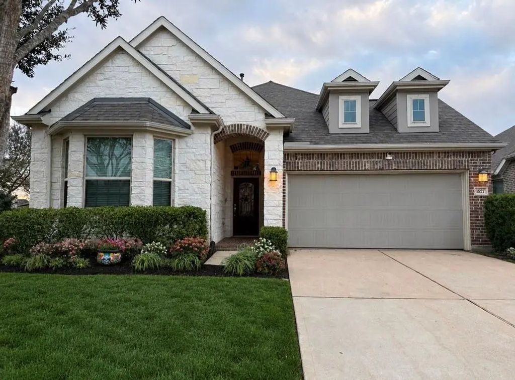 1527 Giles Drive, Richmond