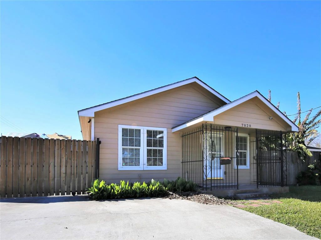 7828 Scott, Houston