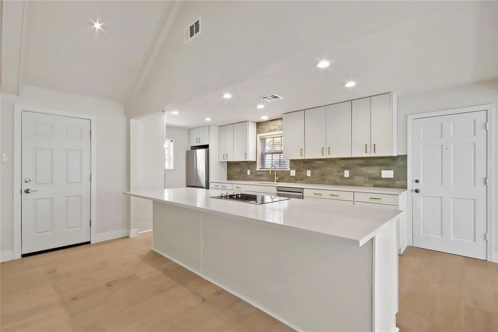 2126 Potomac Drive, Houston