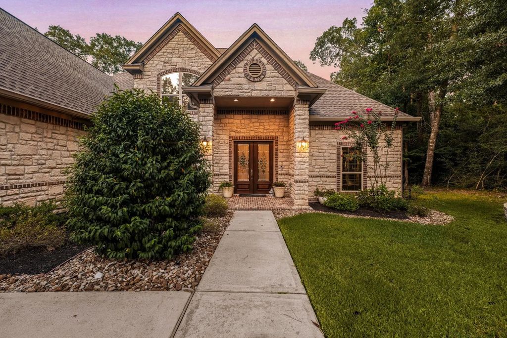 1904 Boulder Ridge Drive, Conroe