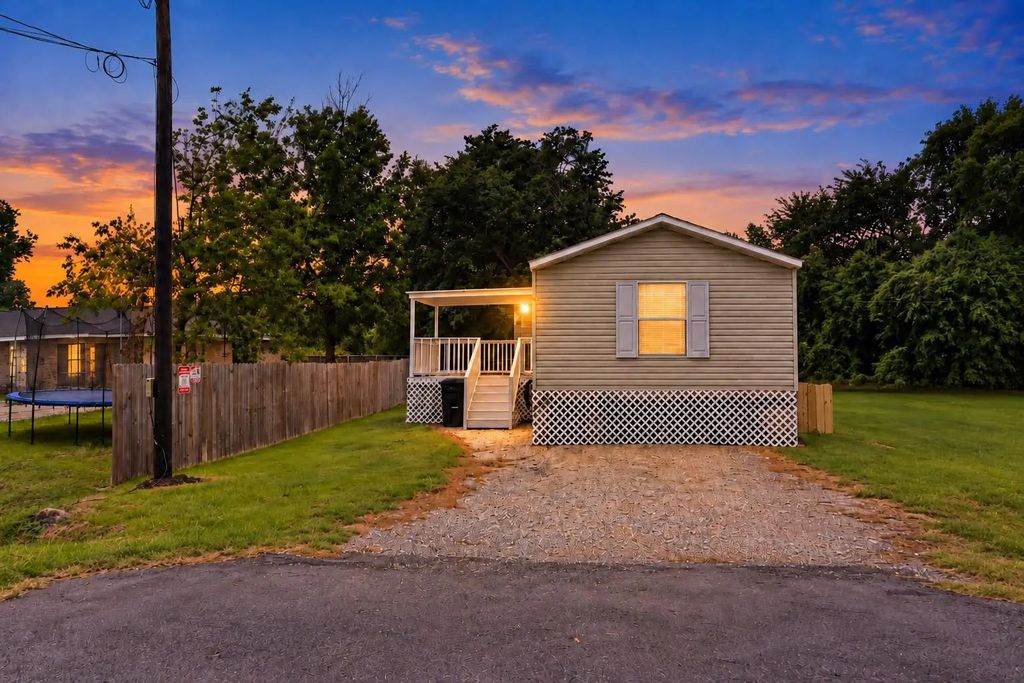 243 E Saint Charles 1 Drive, Crosby