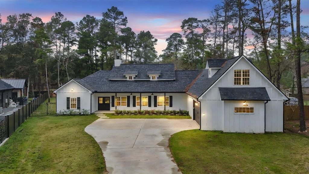 5 W Forest Court, Conroe
