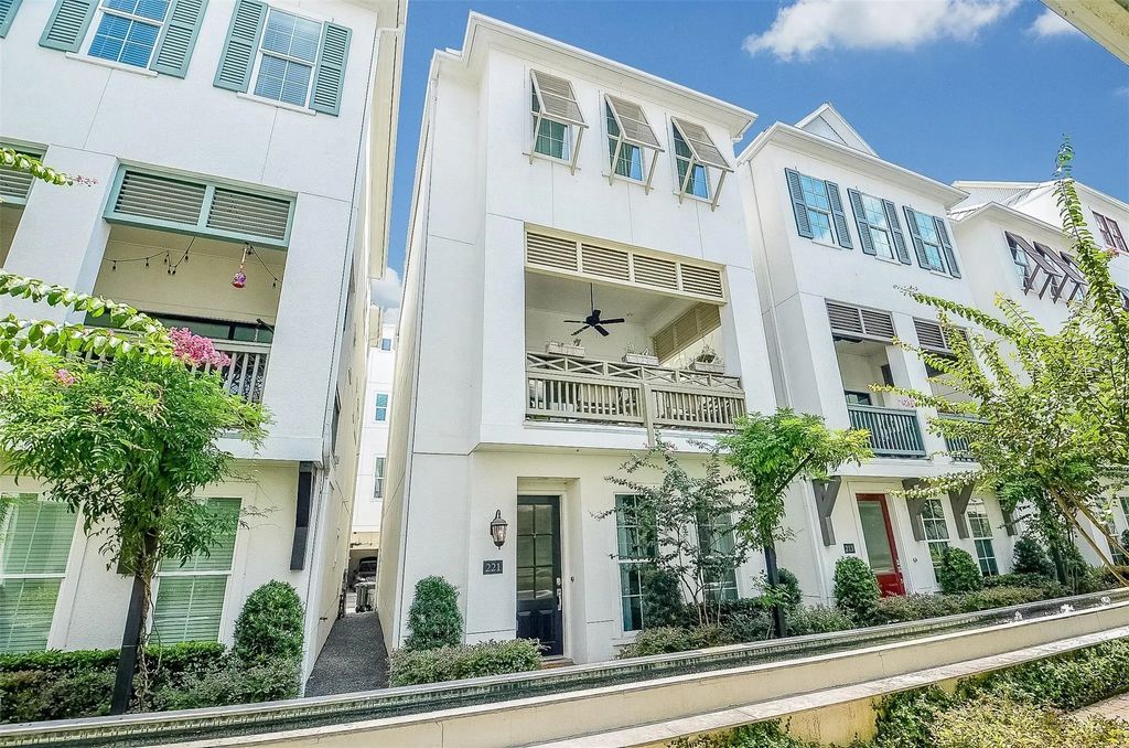 221 E 27th Street, Houston