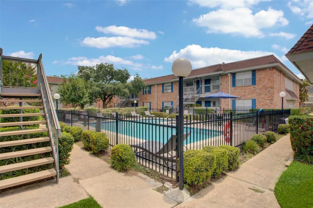 2350 Bering Drive 71, Houston