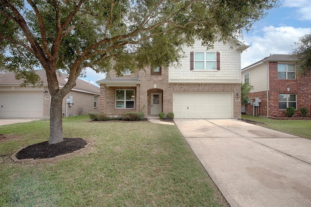 106 Easton Glen Lane, Dickinson