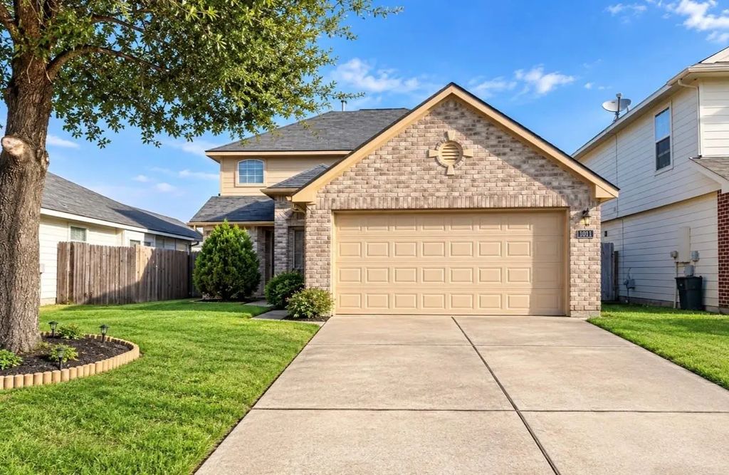 1011 Lancaster Lake Drive, Houston