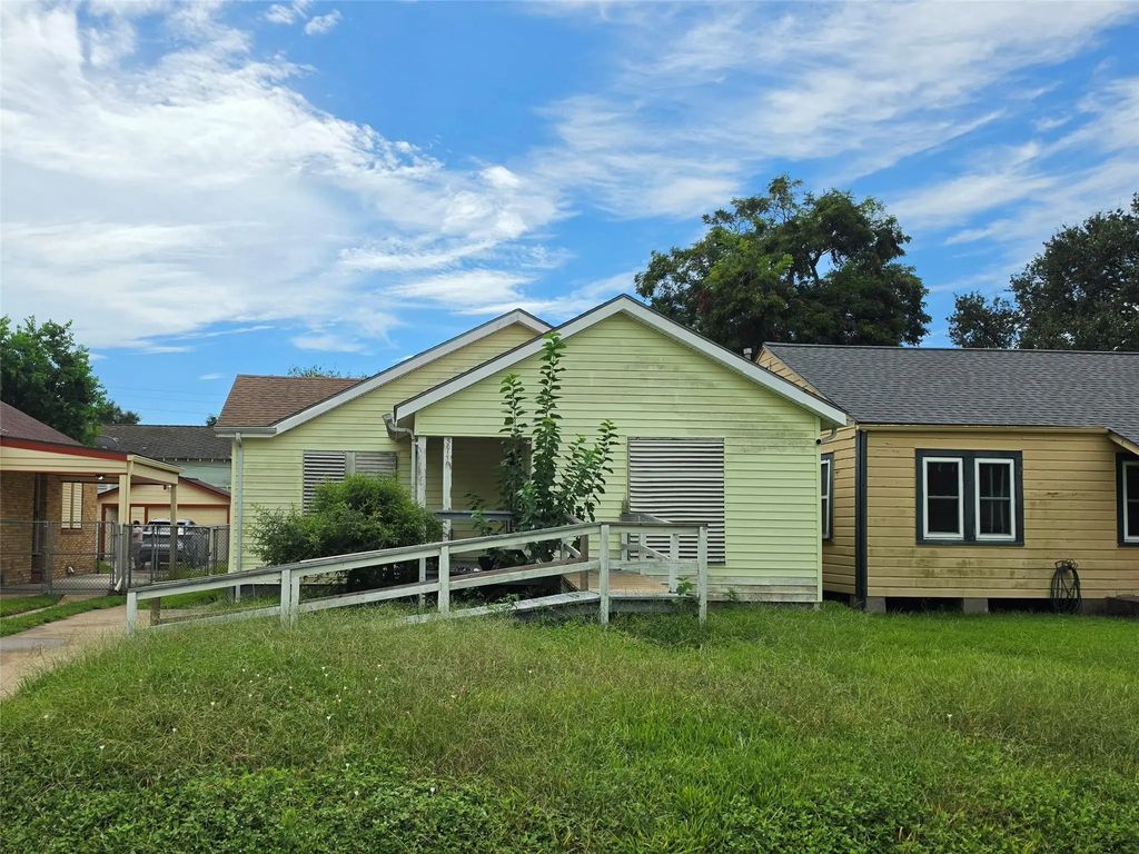 5011 Avenue N 1/2, Galveston