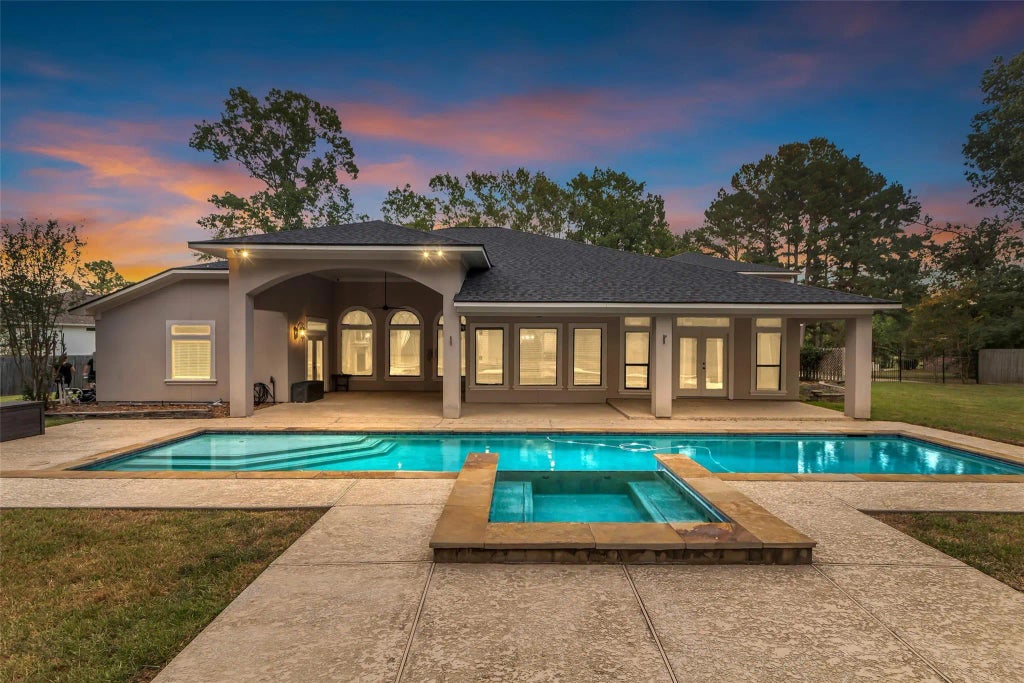 18763 Grand Harbor Point, Montgomery