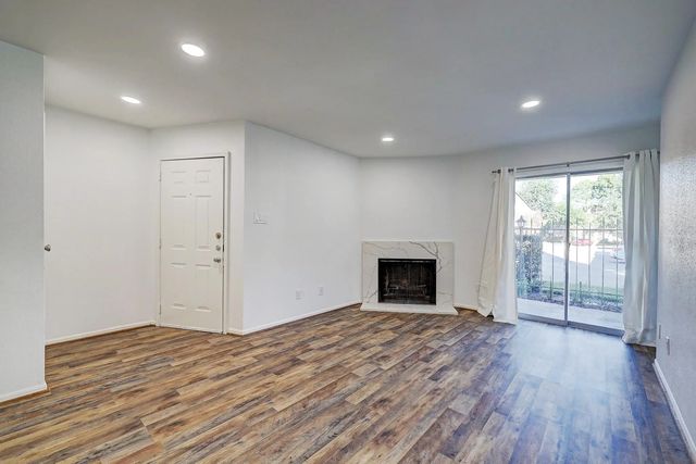 11201 Lynbrook Drive 3818, Houston