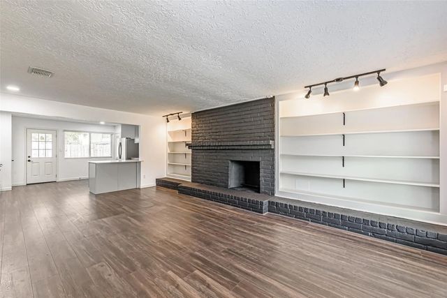 9414 Springview Lane, Houston