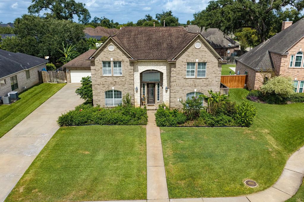 53 Northwood Court, Lake Jackson