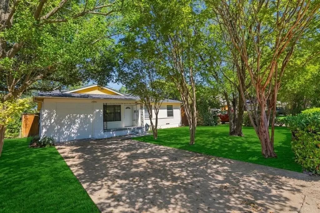 2527 Gross Road, Dallas