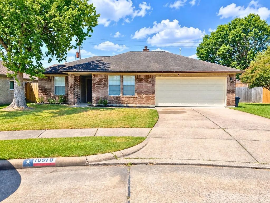 10915 Linwood Court, La Porte