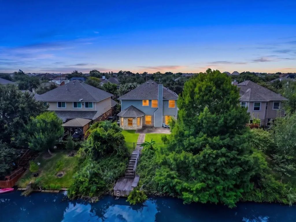 1619 Roaring Springs Lane, Seabrook