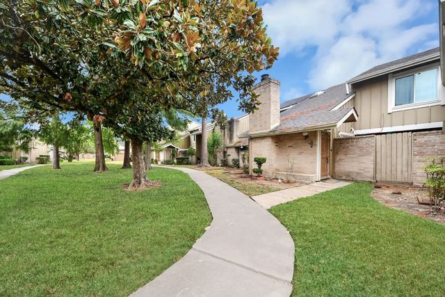 6142 W Airport Boulevard 15, Houston