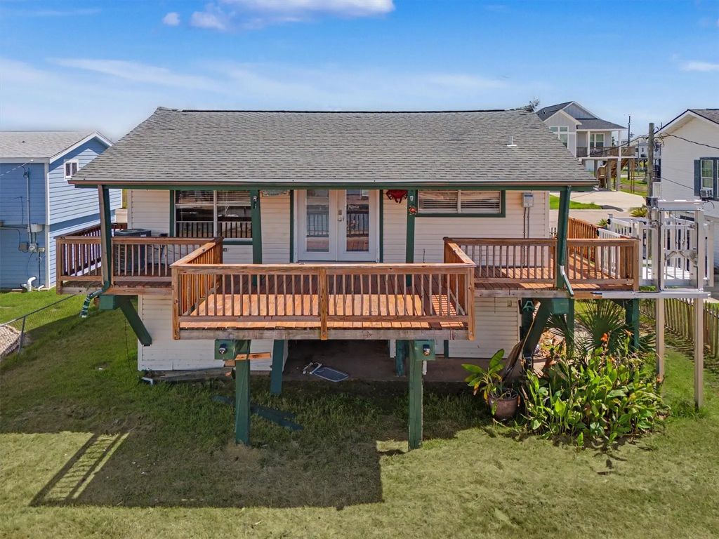 16646 Jolly Roger Road, Jamaica Beach