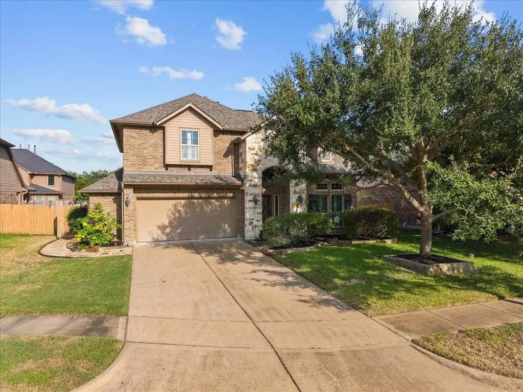 944 Francesca Court, League City