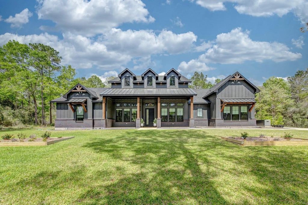 10433 Wagon Pass Trail, Willis