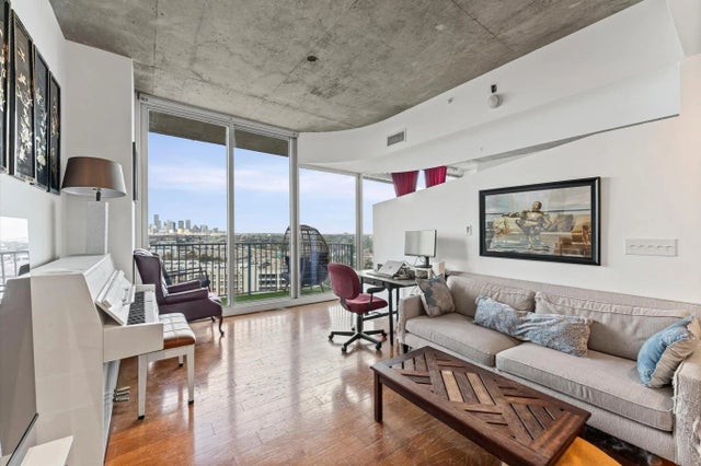 5925 Almeda Road 11315, Houston