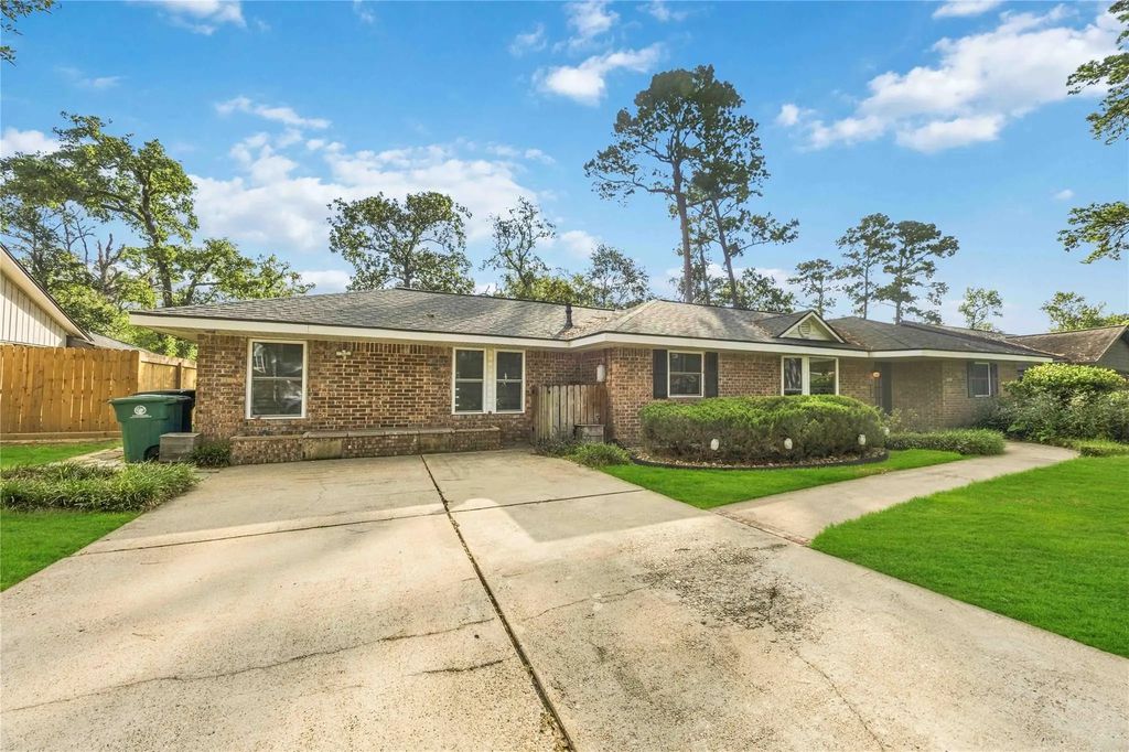 1302 Chestnut Ridge Road, Houston