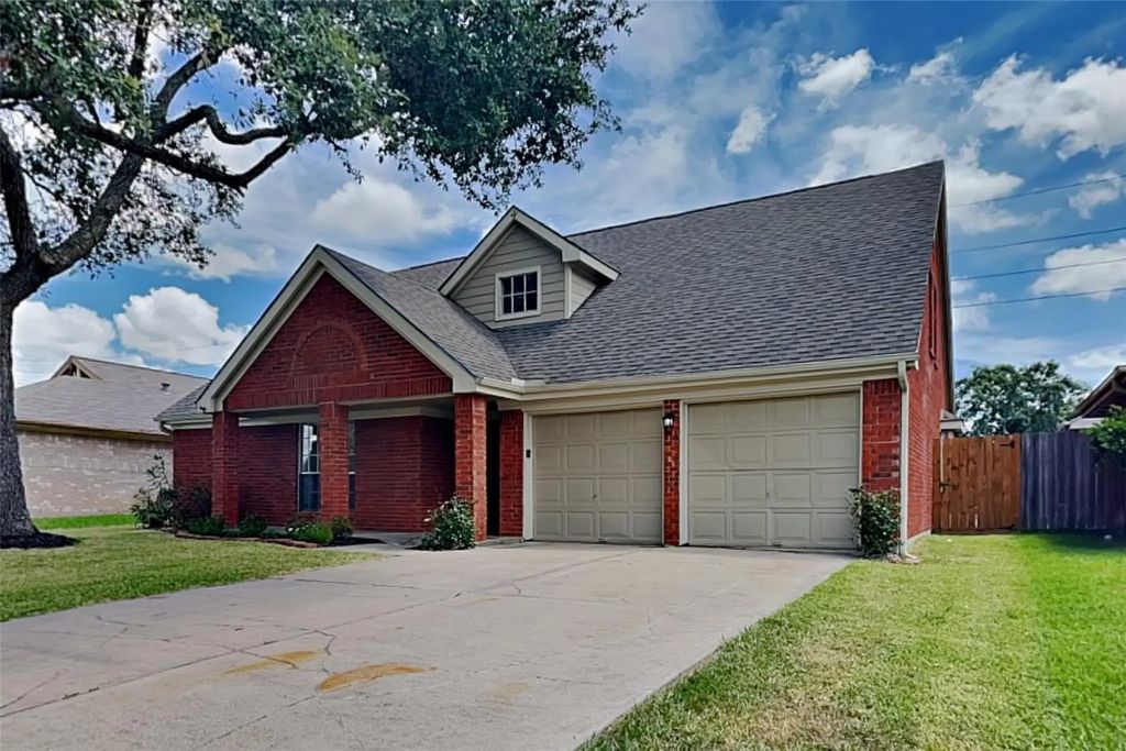 2915 Bentley Court, Pearland