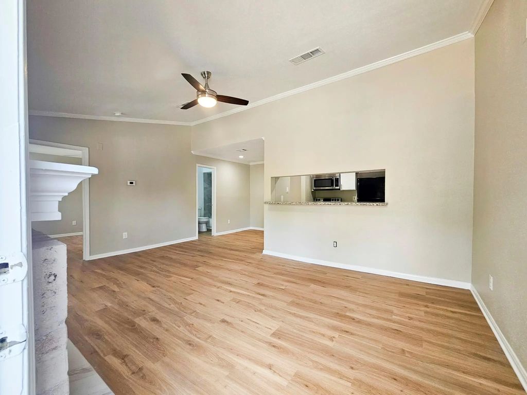 736 Memorial Mews, Unit D Street 4, Houston