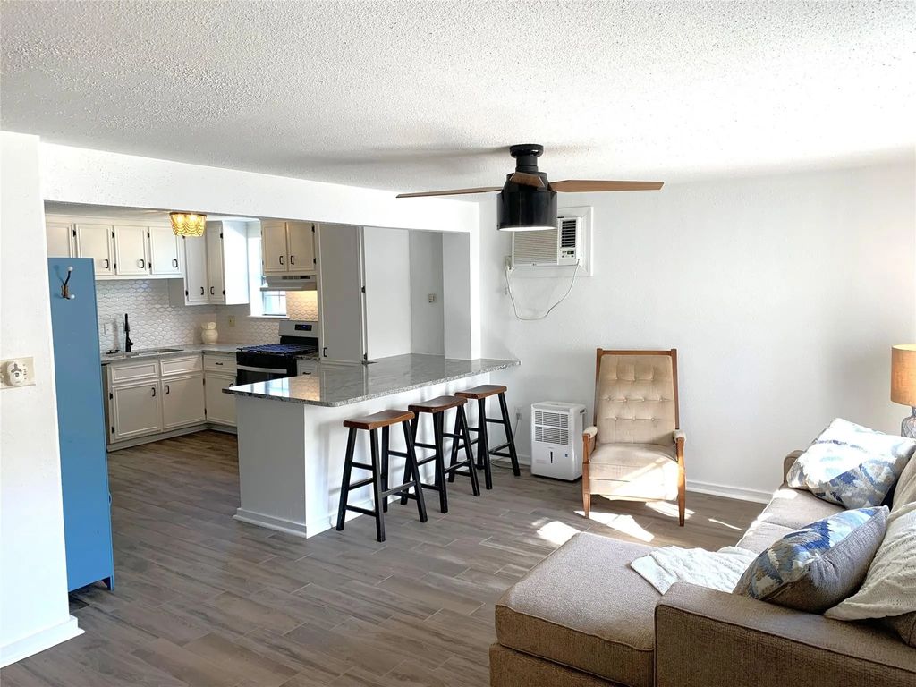 1223 20th Street Down, Galveston