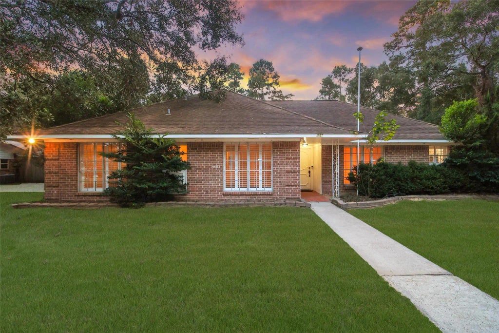 347 Maple Lane, Conroe