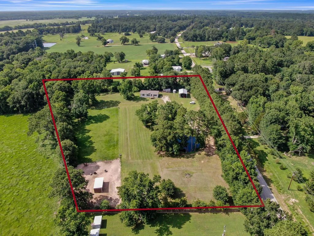 17055 Rogers Road, Willis