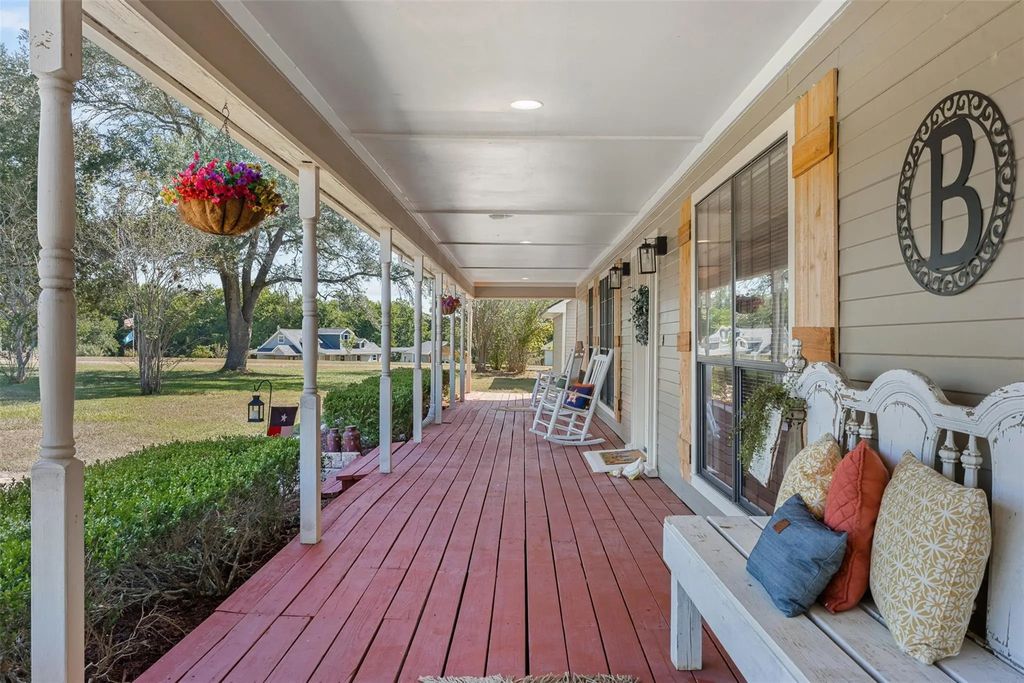 3722 W Hilltop Drive, Chappell Hill