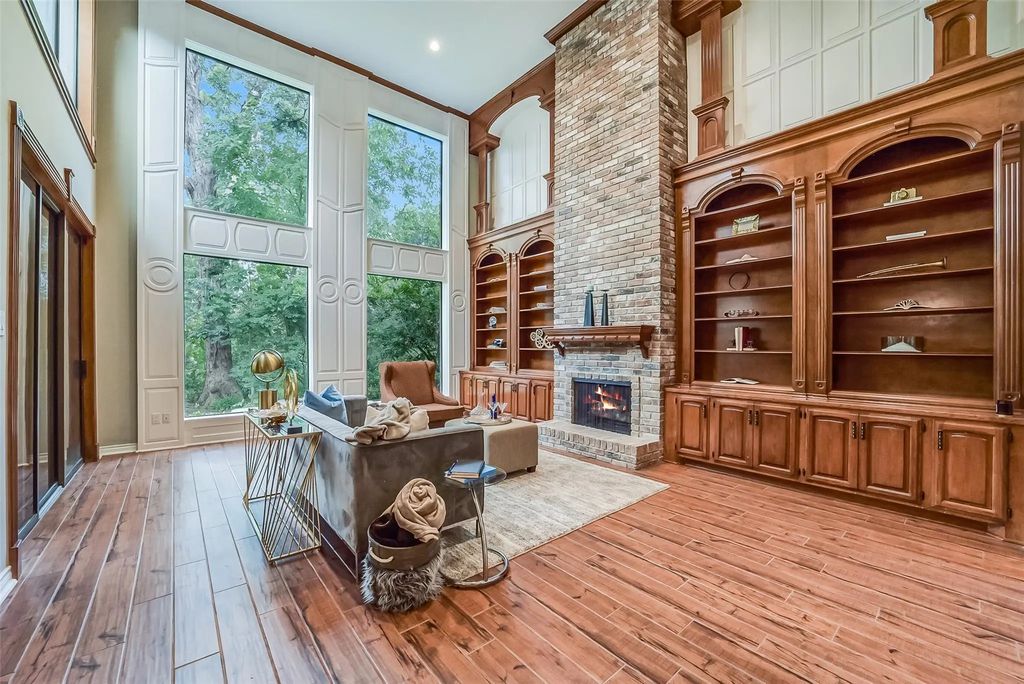 9566 Briar Forest, Houston